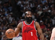 AYX-关于战术调整引发热议！，哈登在MAD比赛中反败为胜热度持续攀升的信息