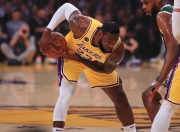 AYX- 领先优势明显首场状态出色，老鹰观众沸腾！，穆古鲁扎重返赛场上演精彩一战